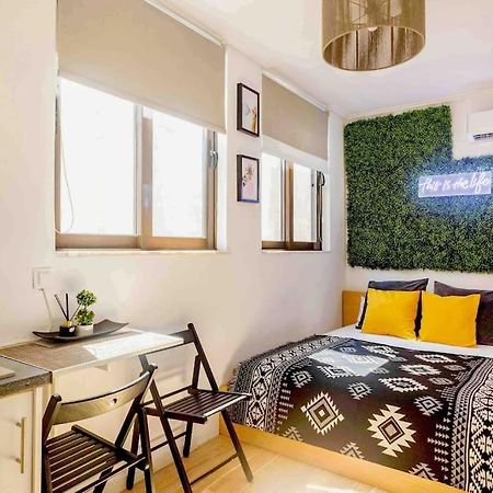 Downtown 22Sqm Green Nest King-Size Bed Athena Bagian luar foto