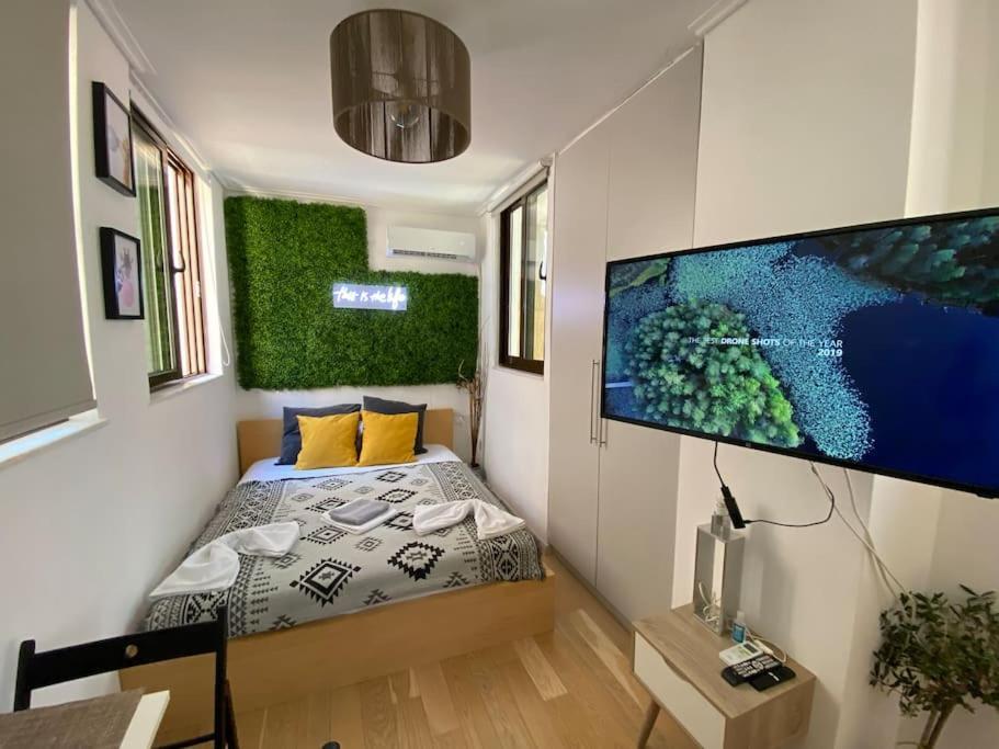 Downtown 22Sqm Green Nest King-Size Bed Athena Bagian luar foto