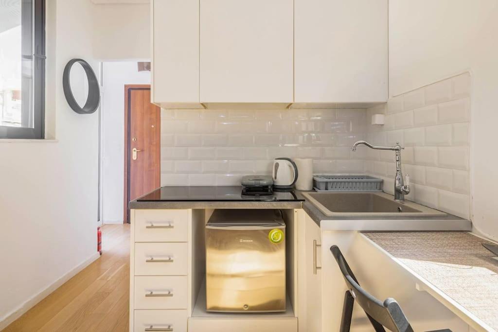 Downtown 22Sqm Green Nest King-Size Bed Athena Bagian luar foto