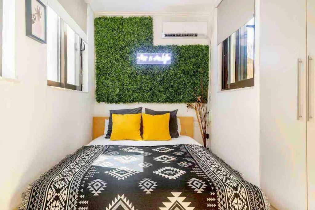 Downtown 22Sqm Green Nest King-Size Bed Athena Bagian luar foto