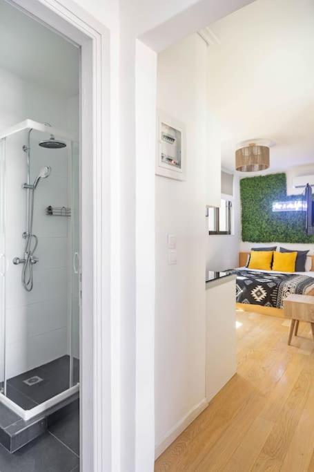 Downtown 22Sqm Green Nest King-Size Bed Athena Bagian luar foto