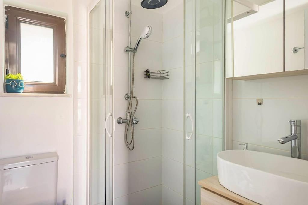 Downtown 22Sqm Green Nest King-Size Bed Athena Bagian luar foto