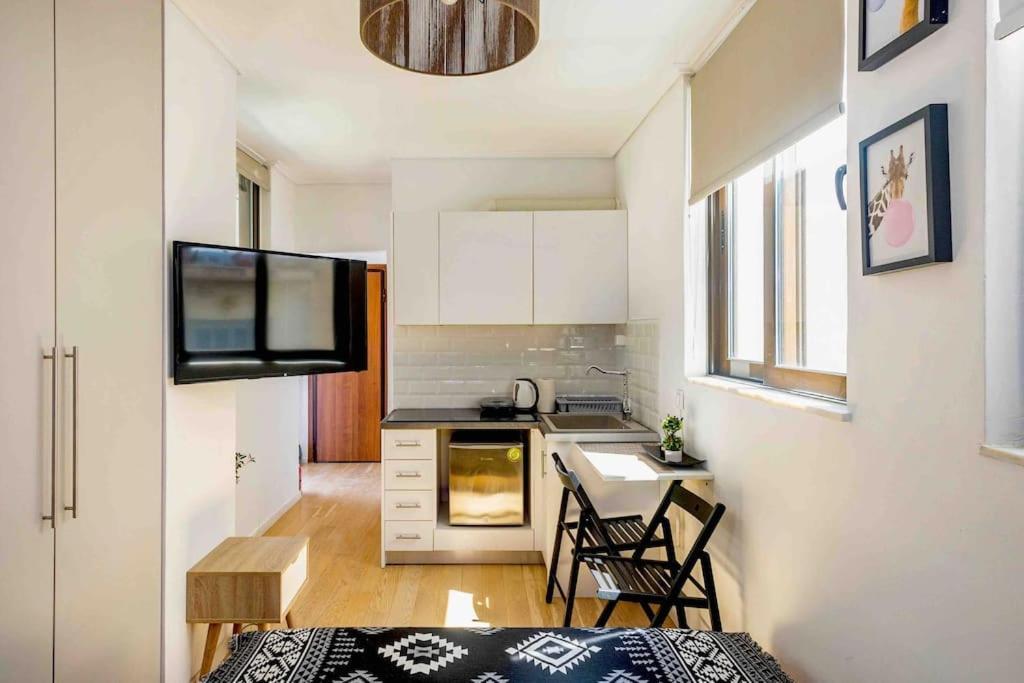 Downtown 22Sqm Green Nest King-Size Bed Athena Bagian luar foto